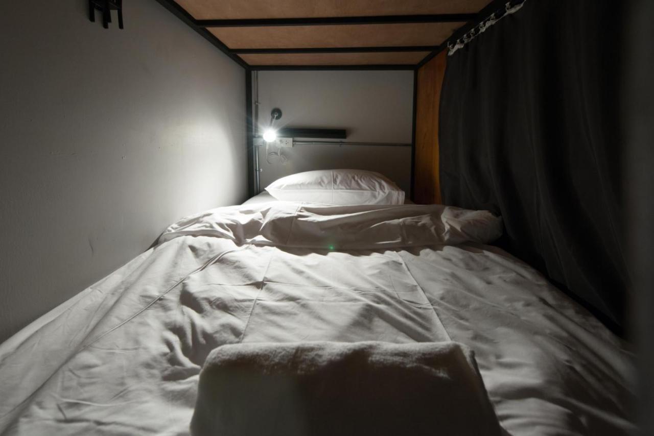4Share Hostel (Adults Only) Bangkok Dış mekan fotoğraf