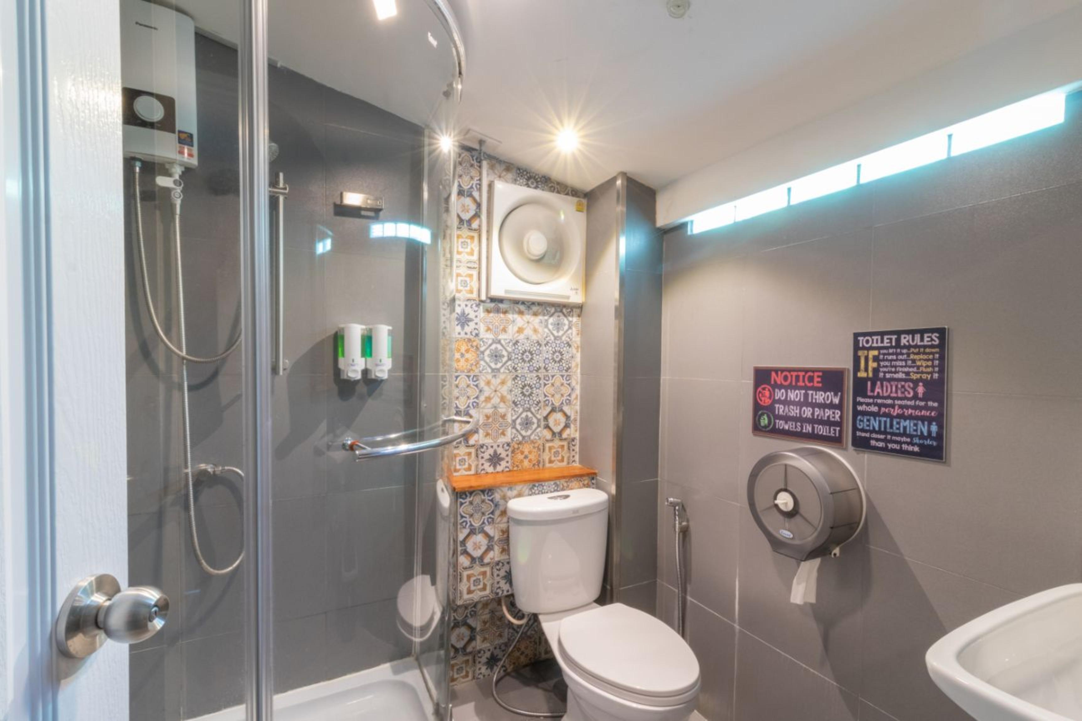 4Share Hostel (Adults Only) Bangkok Dış mekan fotoğraf